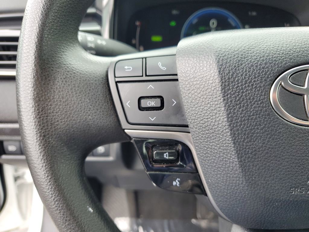 Used 2025 Toyota Camry LE FWD image 19