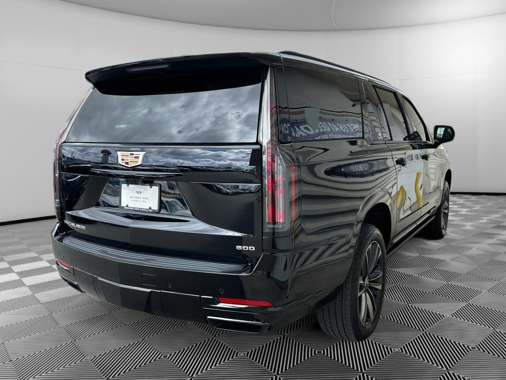 Used 2026 Cadillac Escalade ESV Sport w/ LPO, Floor Liner Package AWD/4WD image 4