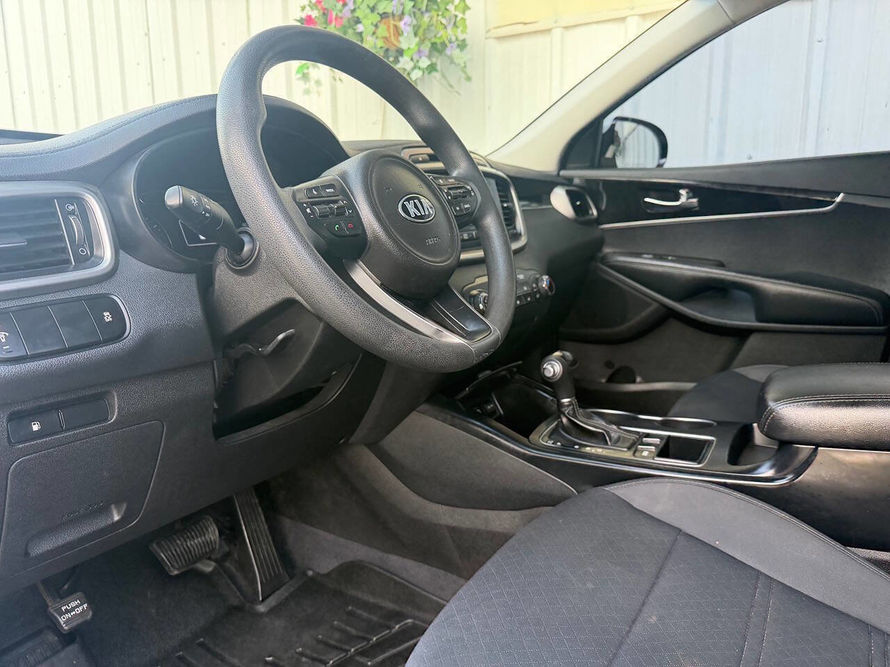 Used 2016 Kia Sorento LX image 11