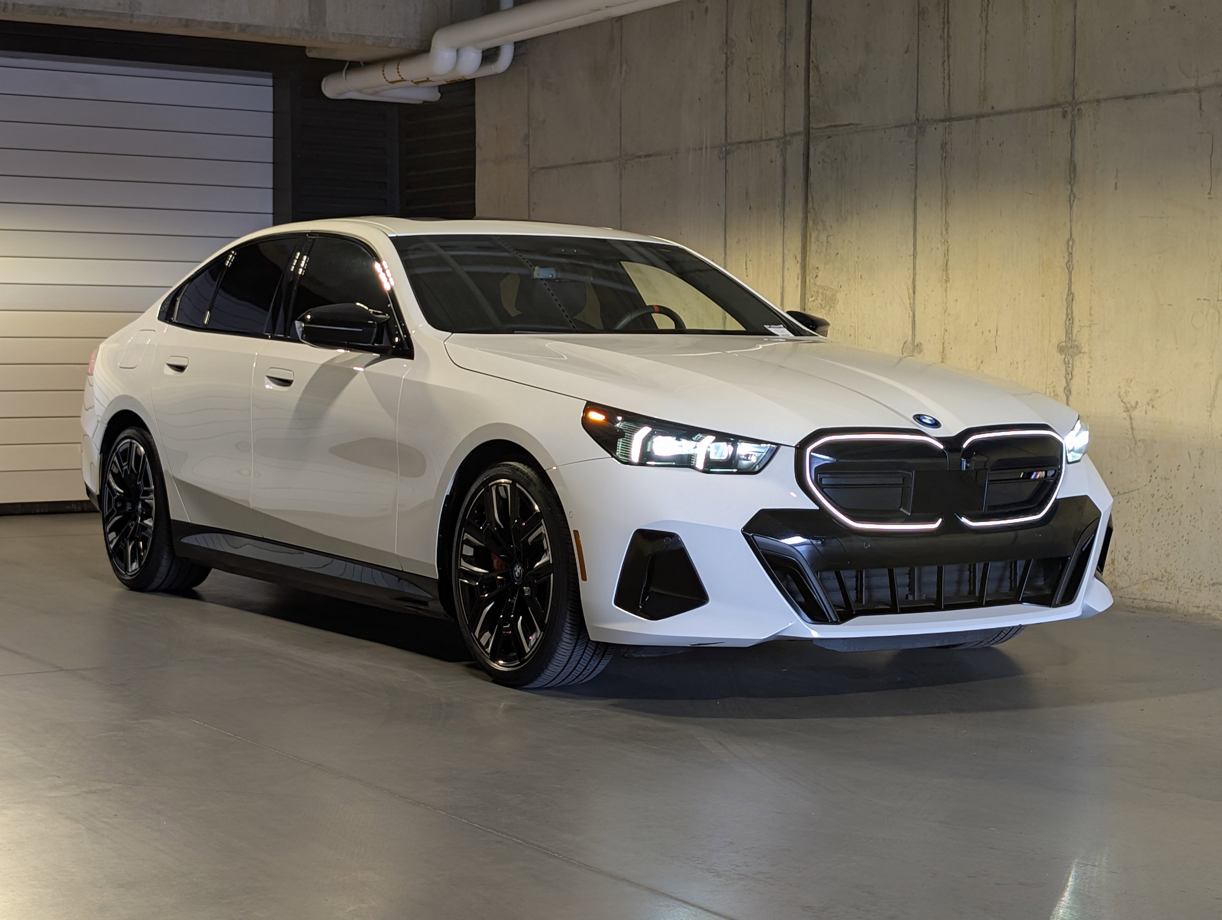 Used 2024 BMW i5 M60 w/ Premium Package image 11