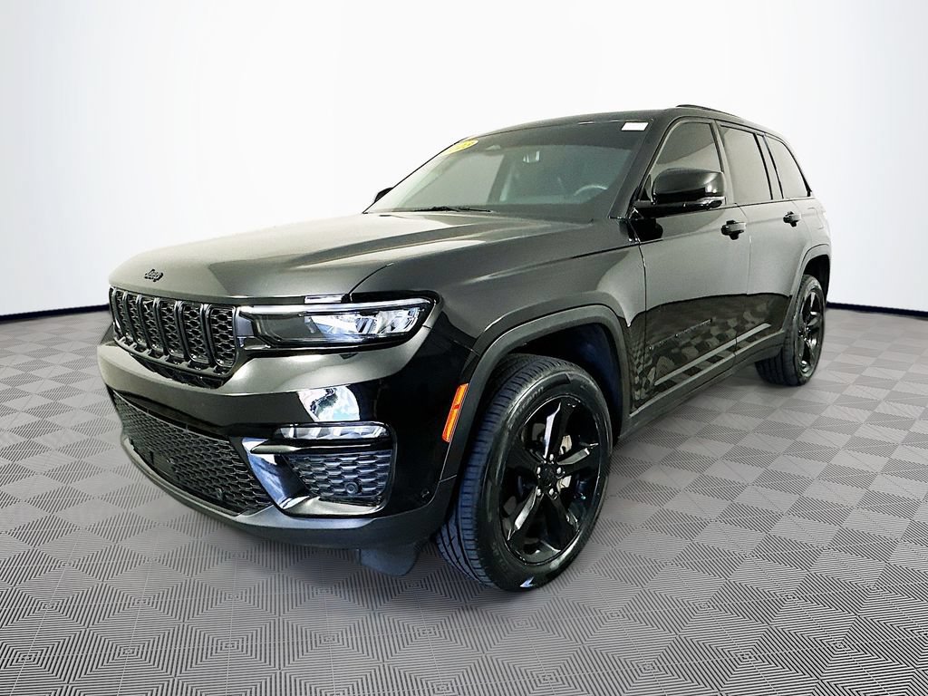 Certified 2023 Jeep Grand Cherokee Limited w/ Luxury Tech Group II AWD/4WD image 6