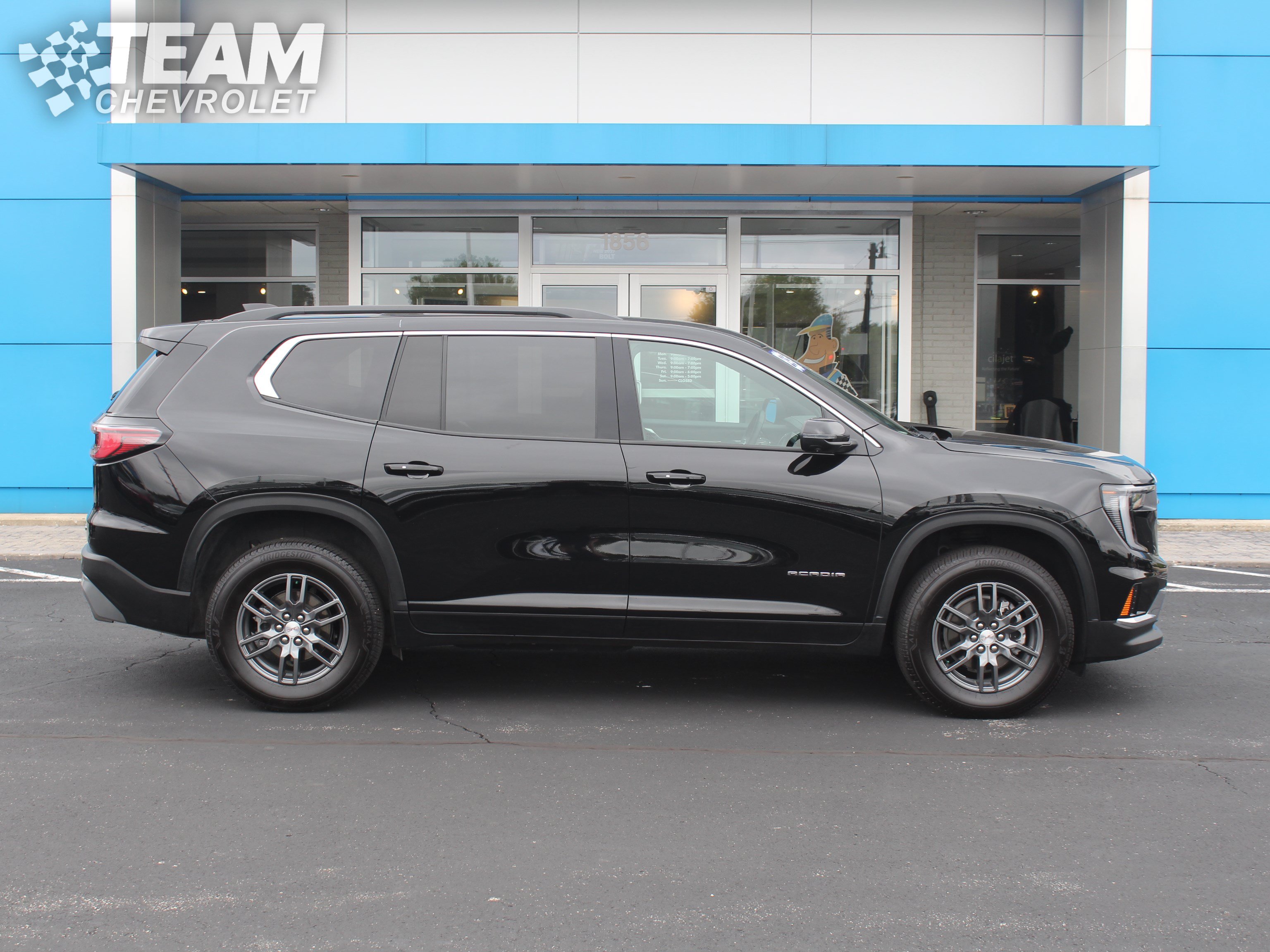 Certified 2025 GMC Acadia Elevation AWD/4WD image 3