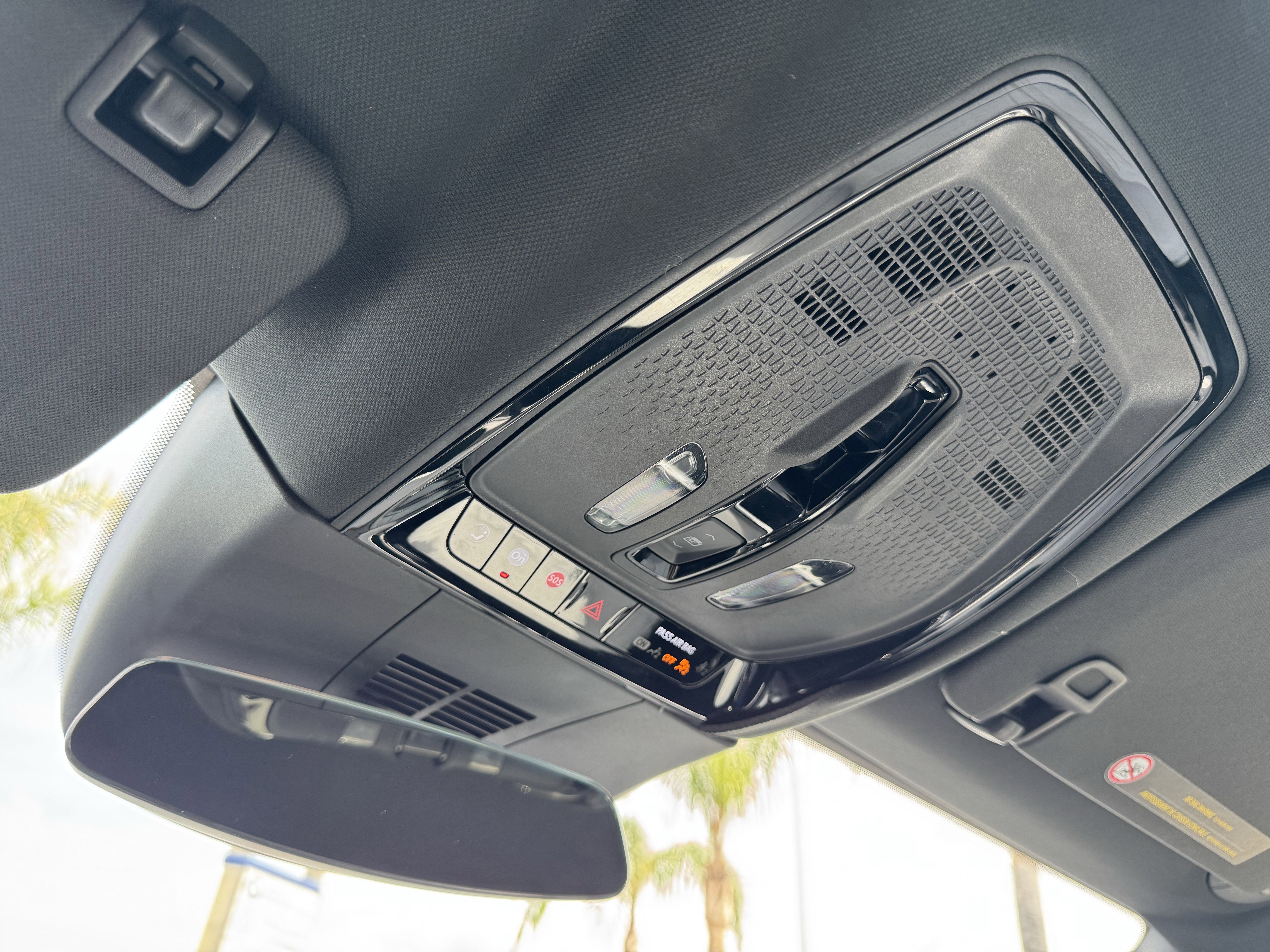 Used 2024 Cadillac Lyriq Luxury AWD/4WD image 30