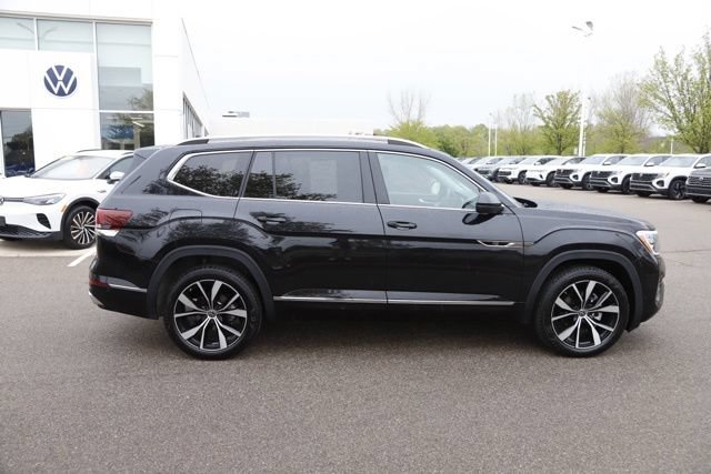 Used 2026 Volkswagen Atlas SEL Premium R-Line AWD/4WD image 2