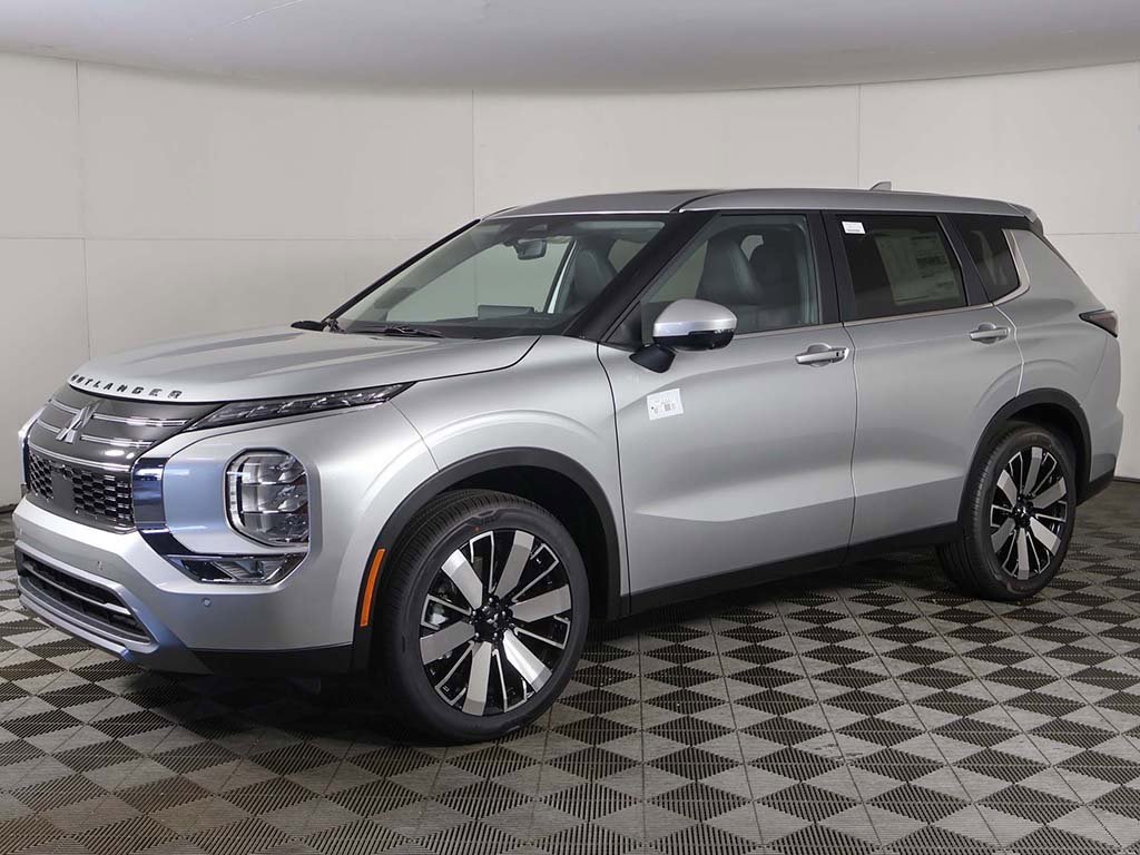 New 2025 Mitsubishi Outlander SE image 11