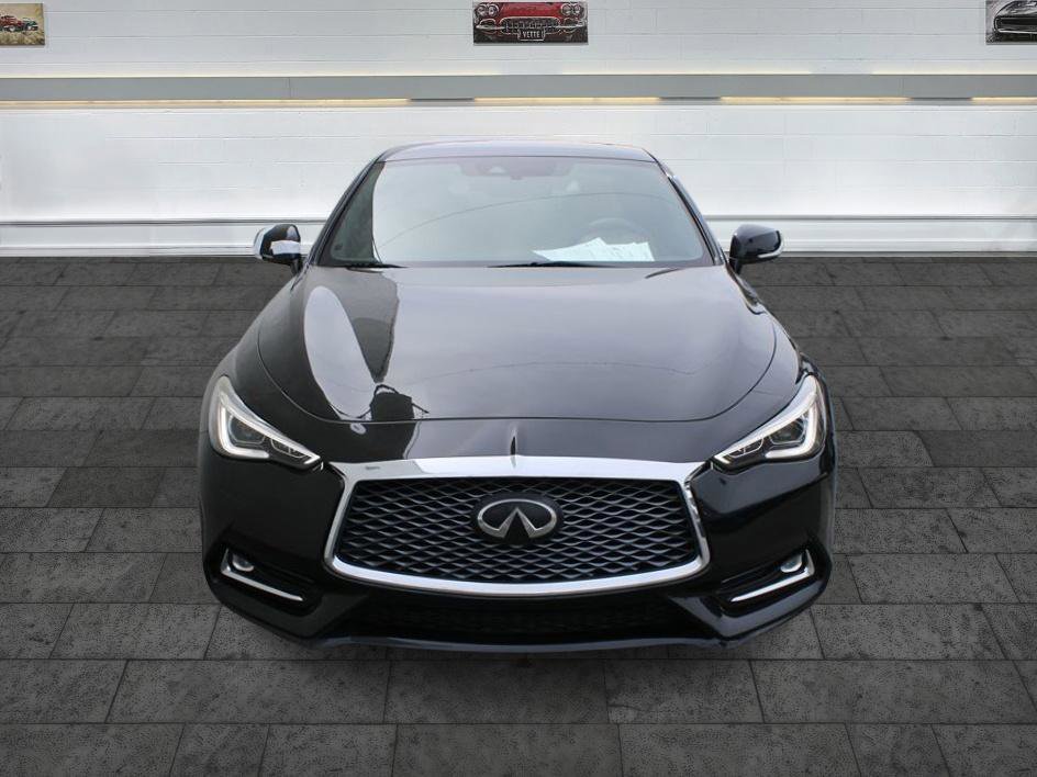 Used 2019 INFINITI Q60 3.0t Luxe w/ Essential Package RWD image 2