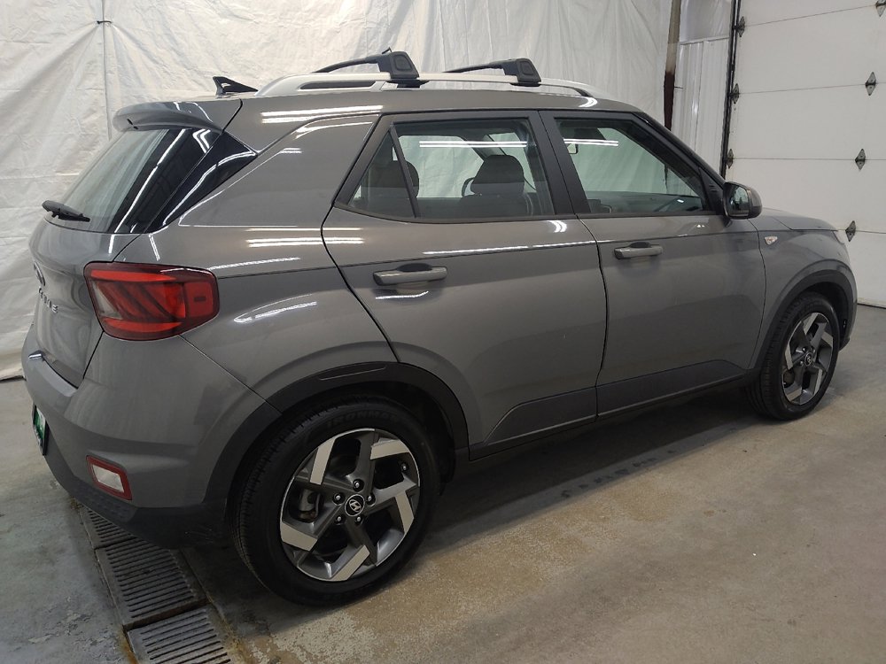 Used 2022 Hyundai Venue SEL image 10
