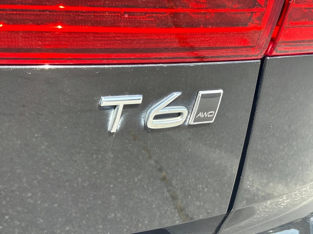 Used 2018 Volvo XC60 T6 Momentum w/ Convenience Package AWD/4WD image 30