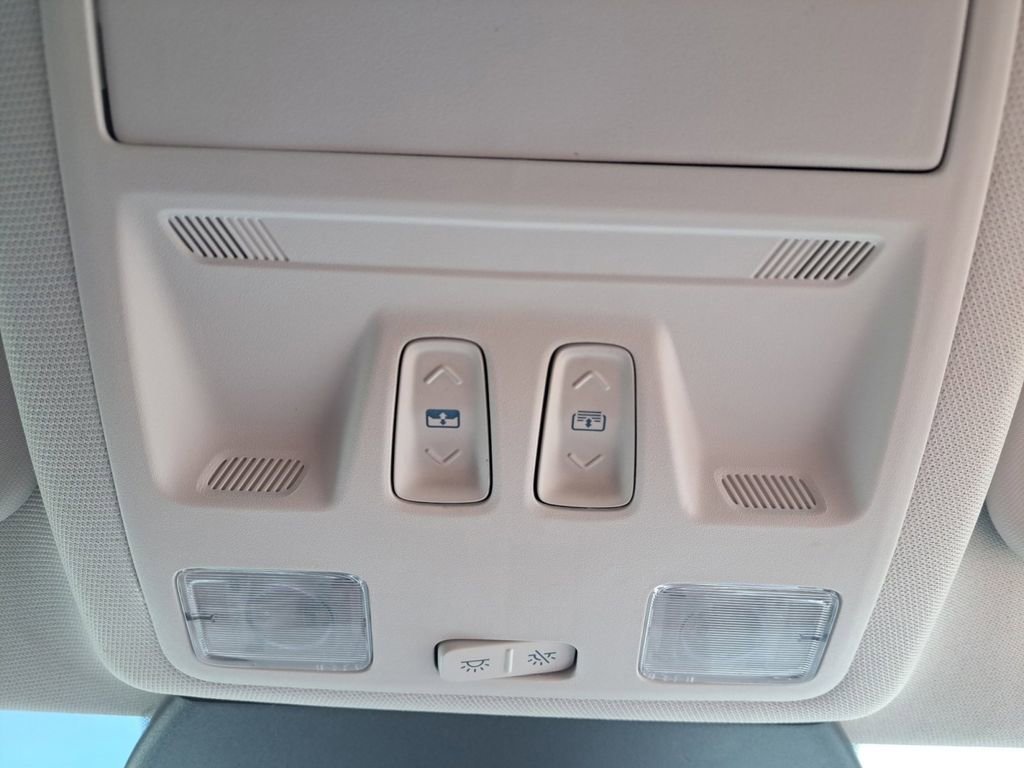 Used 2022 Ford Escape Titanium image 18