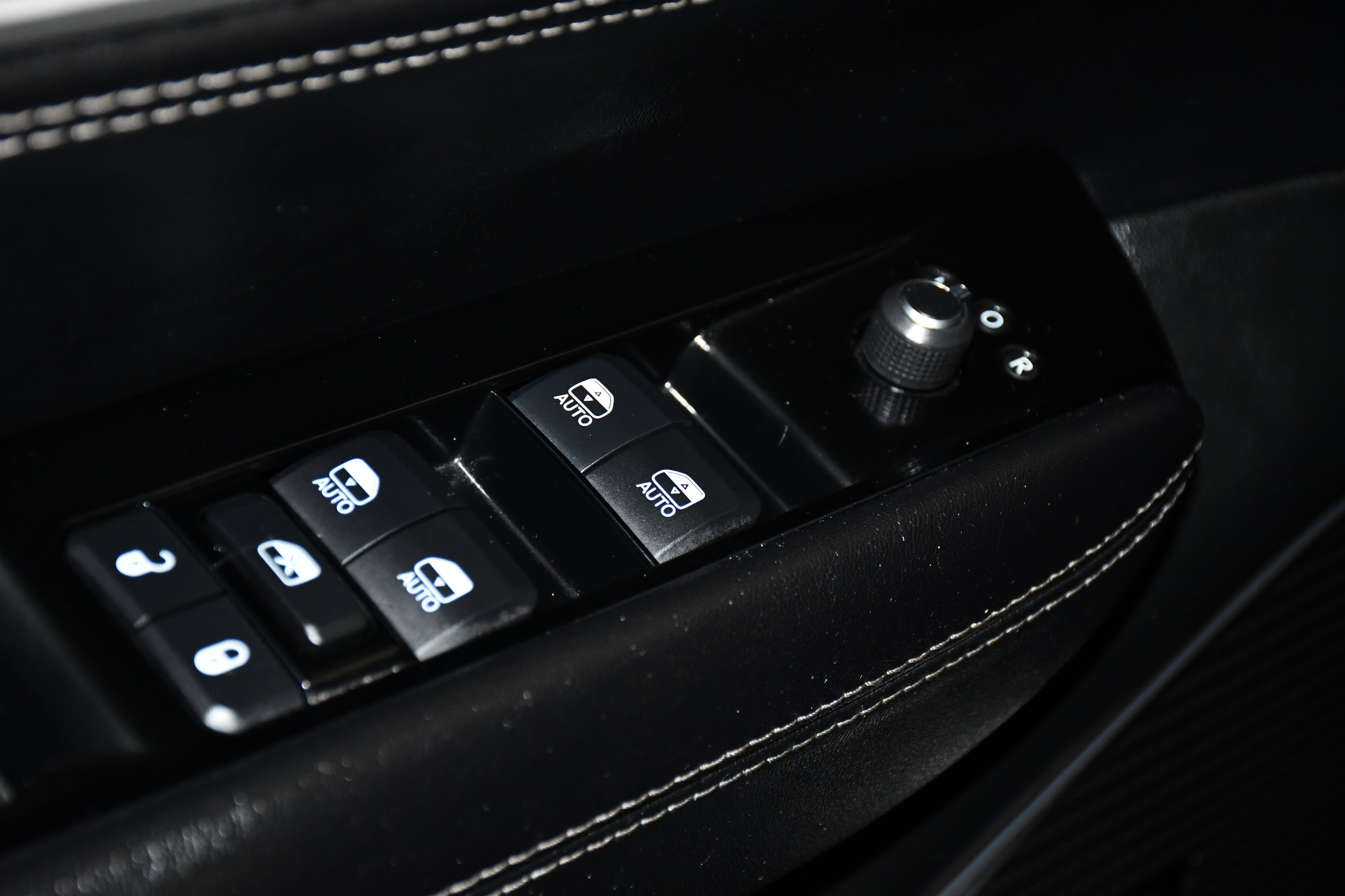 Used 2024 Jeep Wagoneer 4WD w/ HD Trailer Tow Package image 36