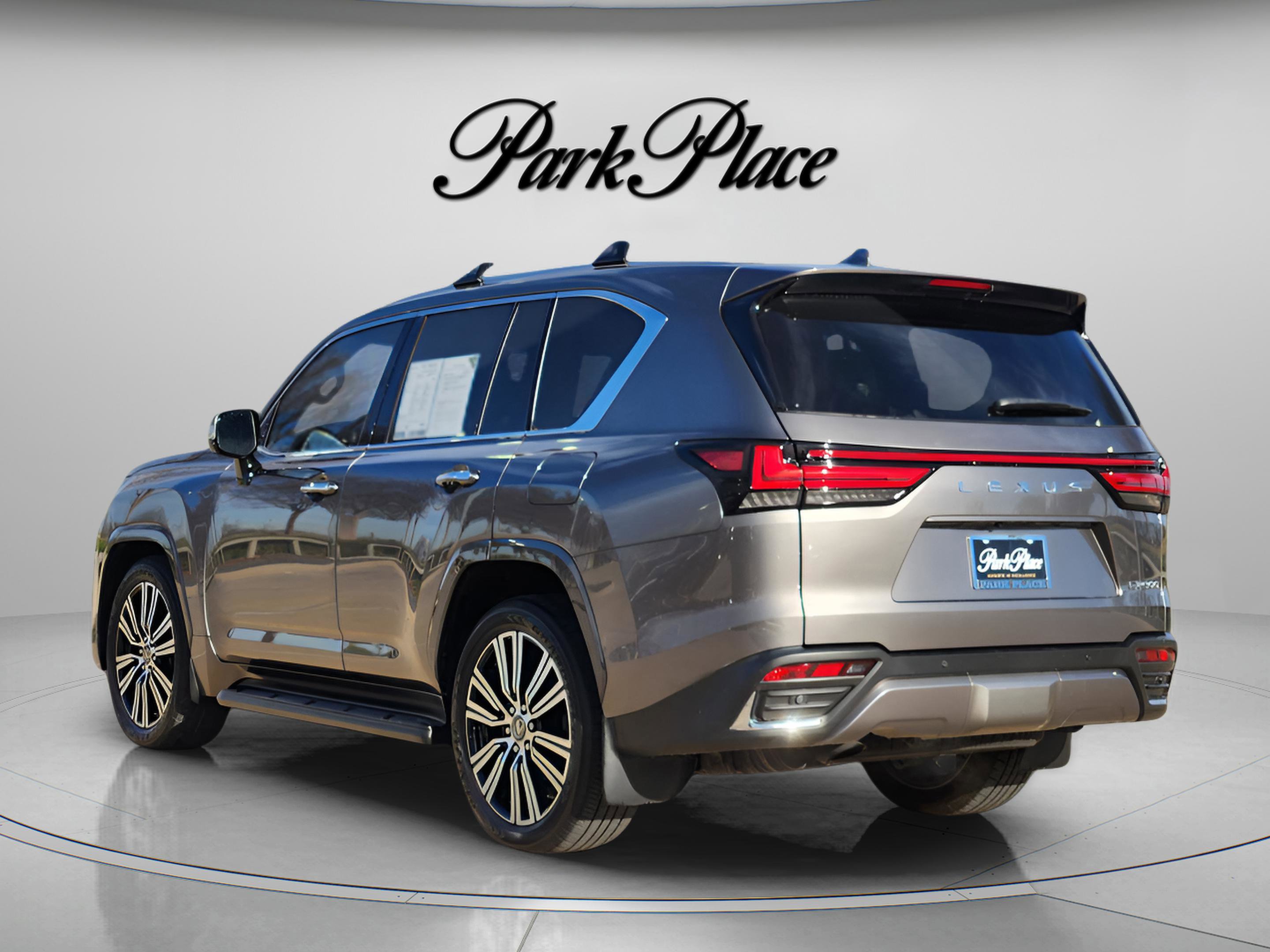 Used 2023 Lexus LX 600 4WD w/ Accessory Package (Z1) image 3