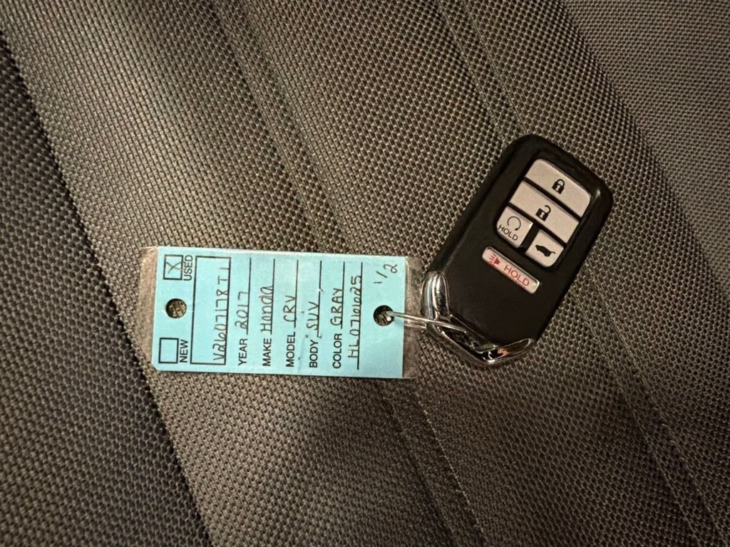 Used 2017 Honda CR-V EX image 36