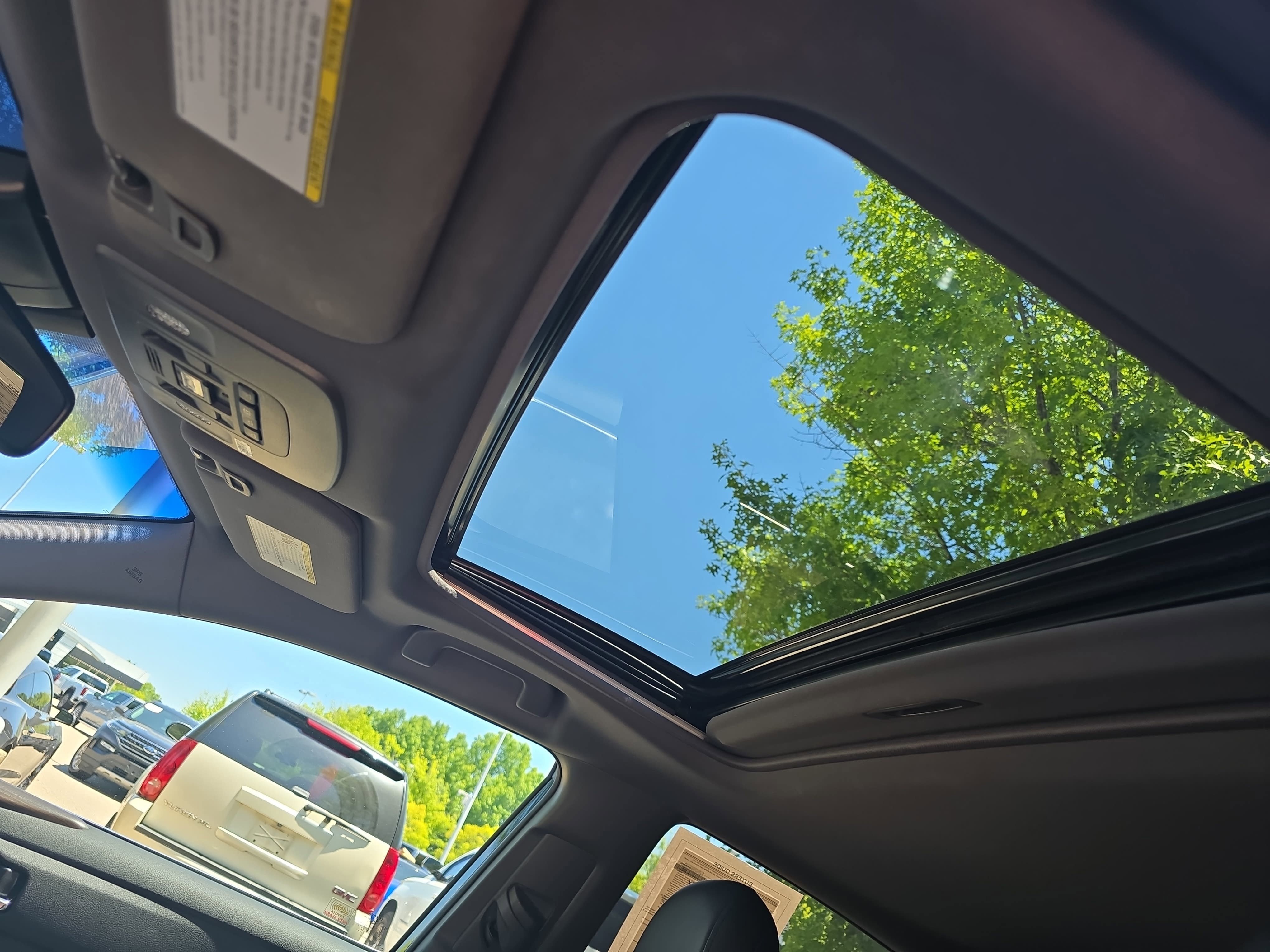 Used 2019 Toyota Avalon XLE w/ Moonroof Package FWD image 30