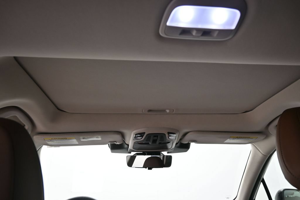 Used 2025 Subaru Outback Touring AWD/4WD image 19