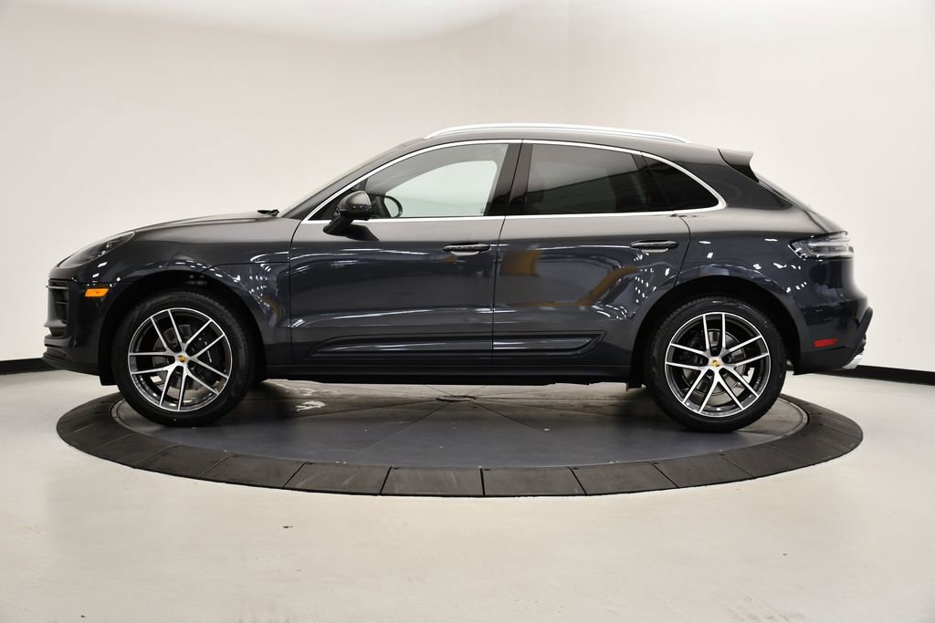Certified 2025 Porsche Macan image 2