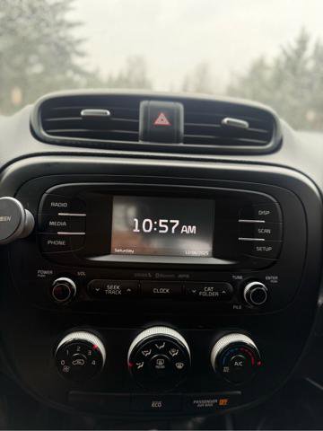 Used 2016 Kia Soul + image 15