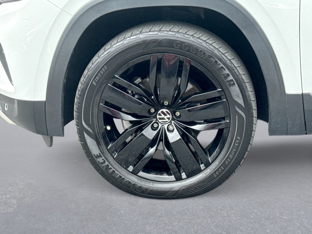 Used 2022 Volkswagen Atlas Cross Sport SEL AWD/4WD image 19
