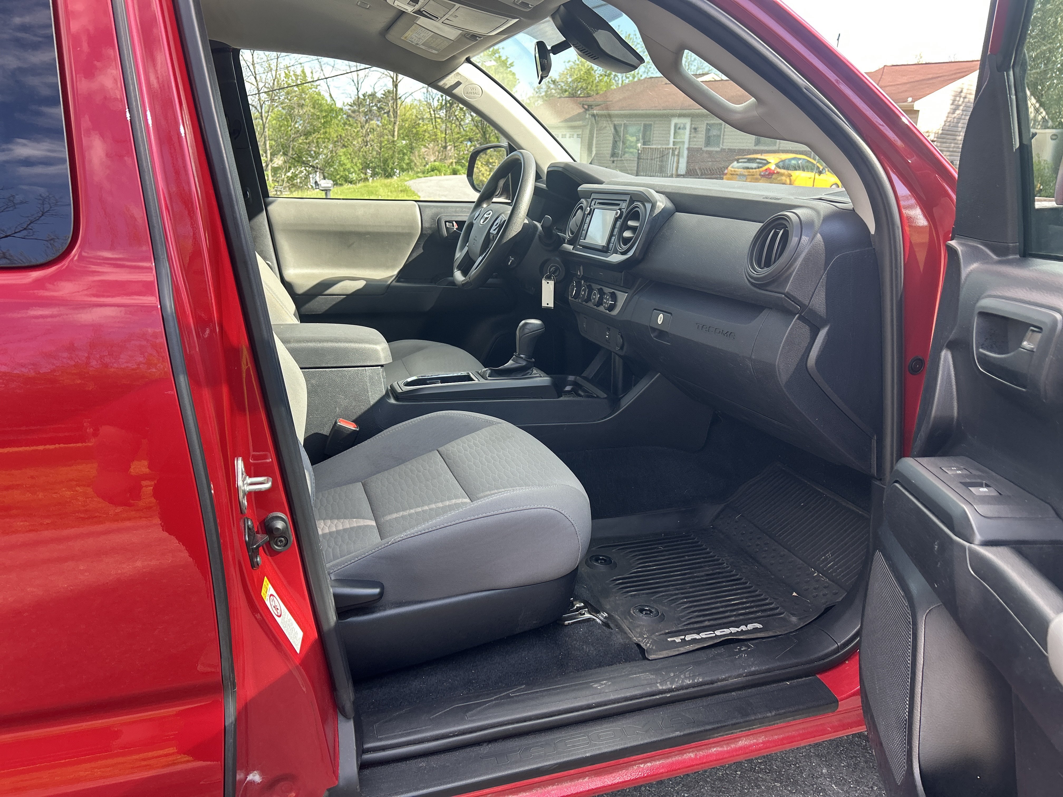 Used 2019 Toyota Tacoma SR AWD/4WD image 12