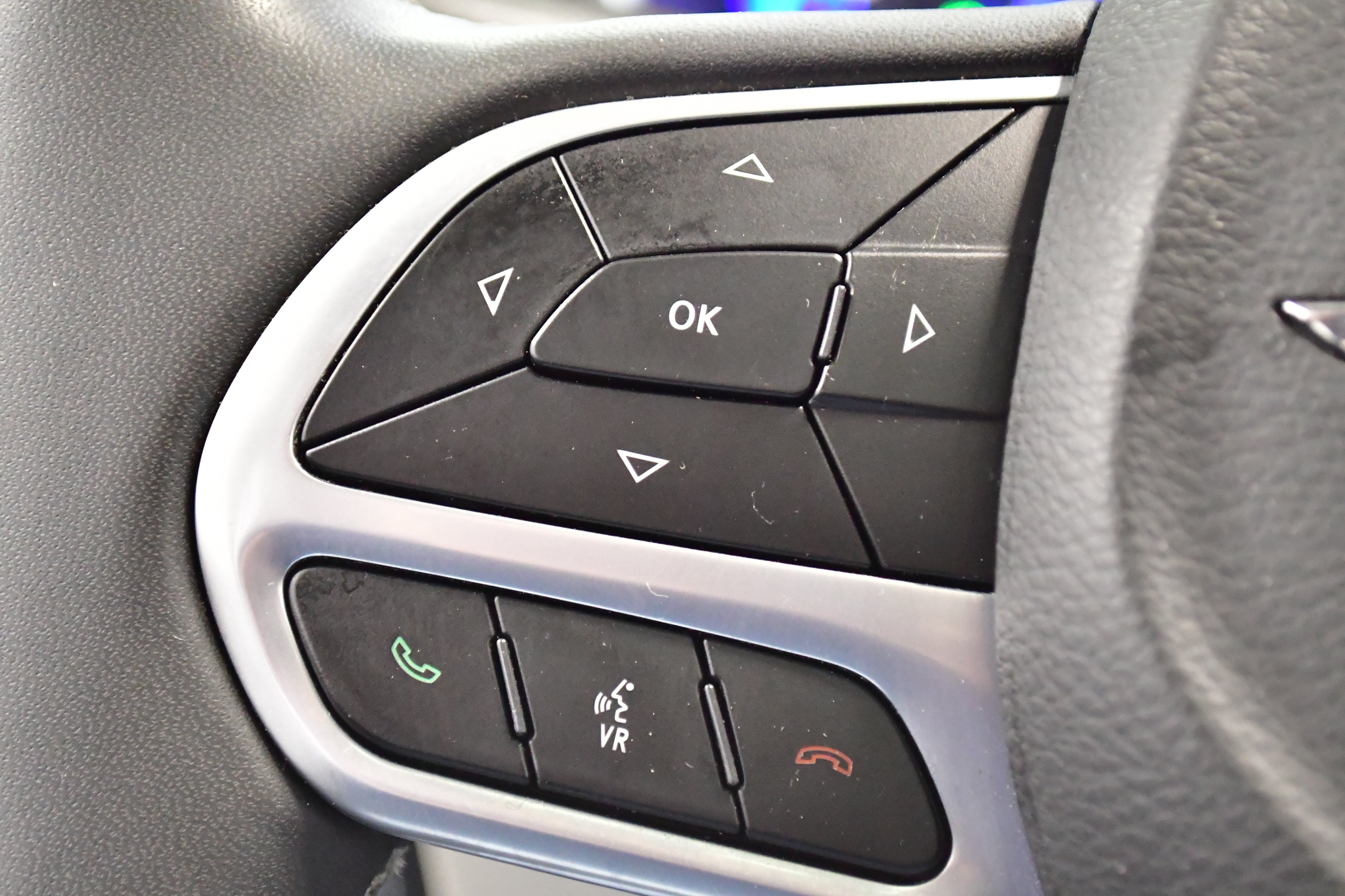 Used 2023 Chrysler Pacifica Limited FWD image 26