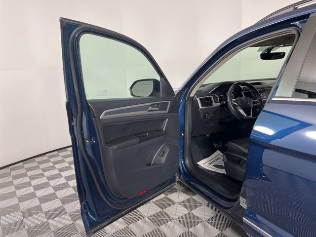 Used 2021 Volkswagen Atlas SE image 16