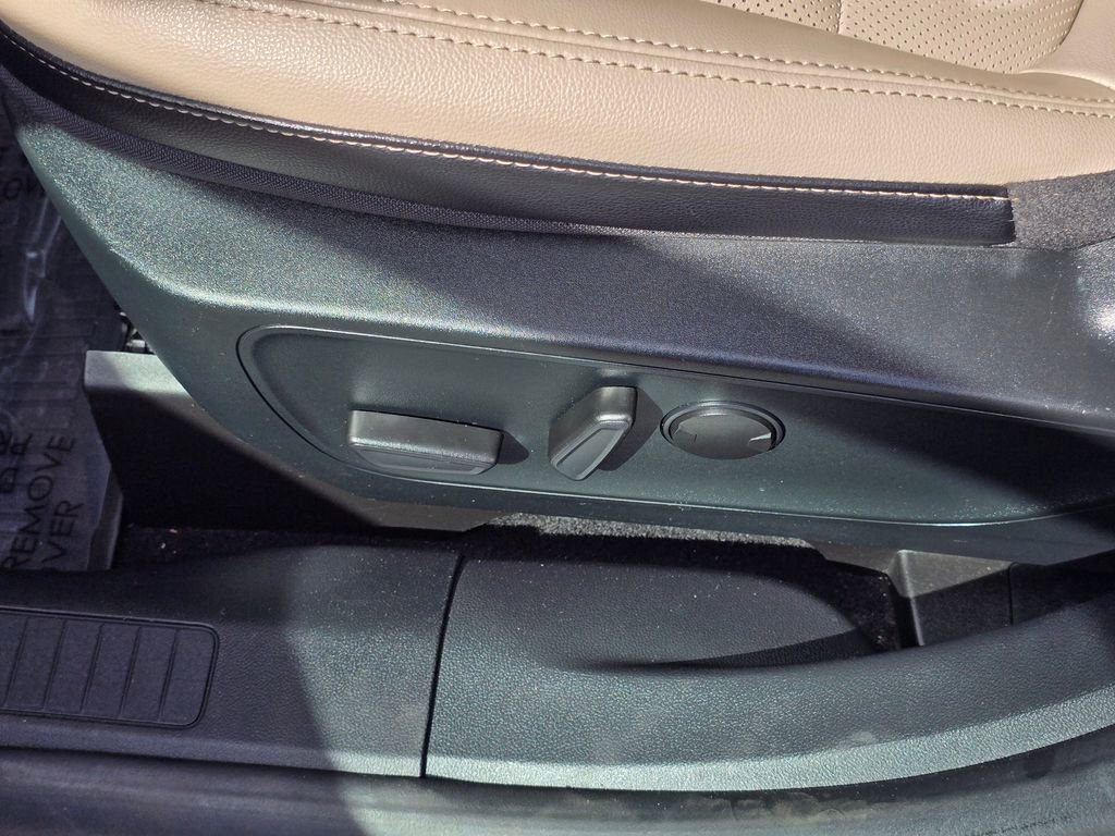 Used 2022 Ford Escape SEL image 23