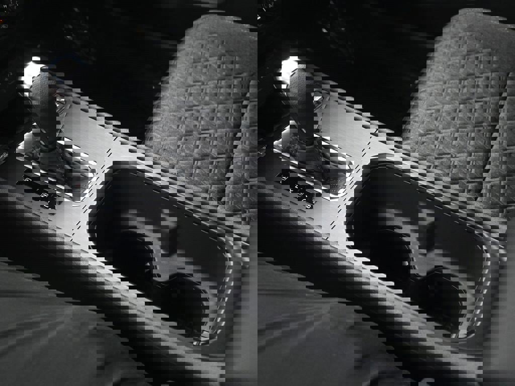 New 2026 Nissan Kicks SV image 18