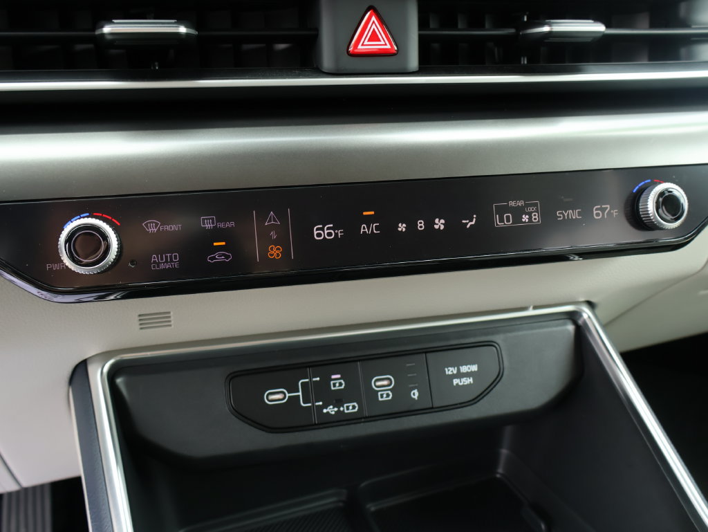 New 2026 Kia Carnival SX w/ SX Dark Edition Package FWD image 35