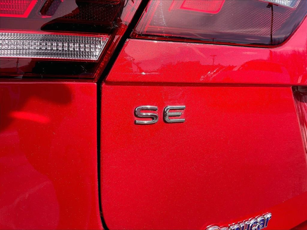 Used 2024 Volkswagen Tiguan SE image 27