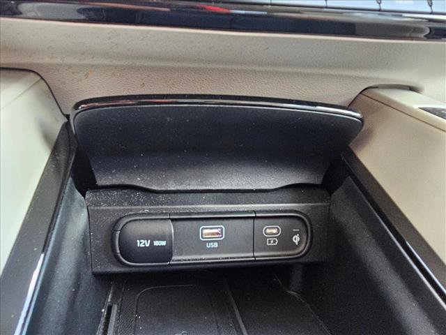 Used 2025 Hyundai Elantra Sport FWD image 13