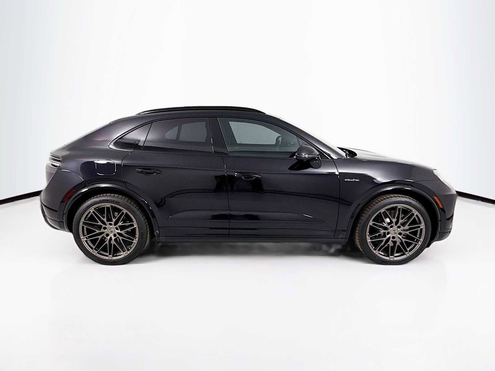 New 2025 Porsche Macan Turbo Electric image 8