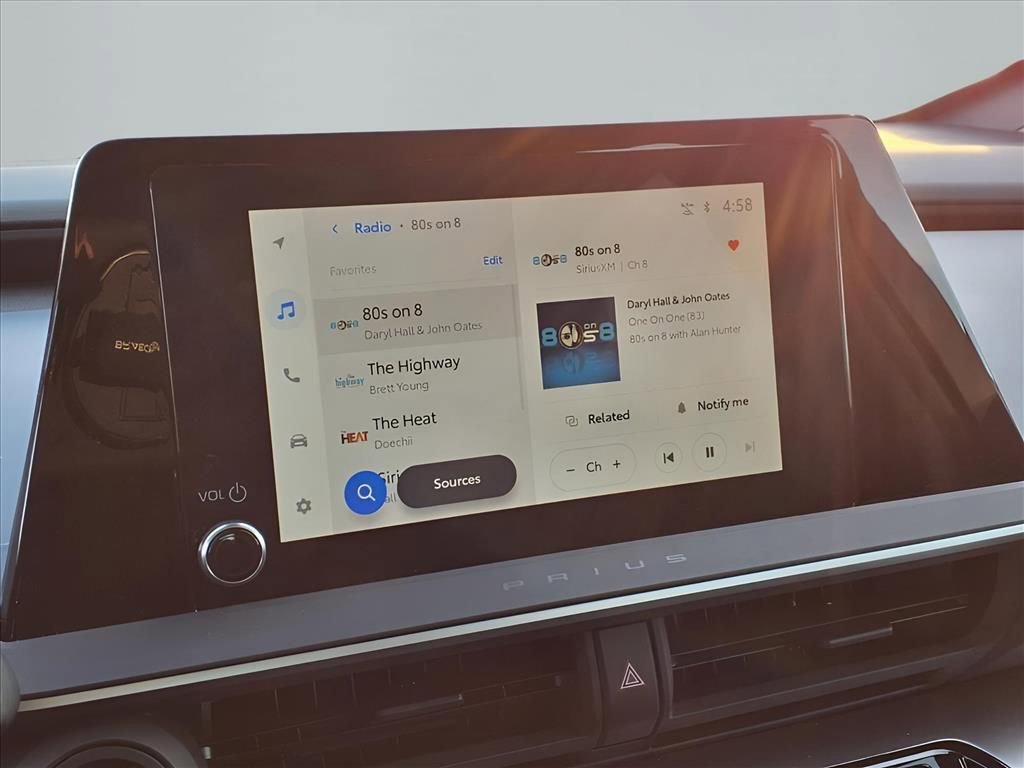 Used 2025 Toyota Prius Limited image 9