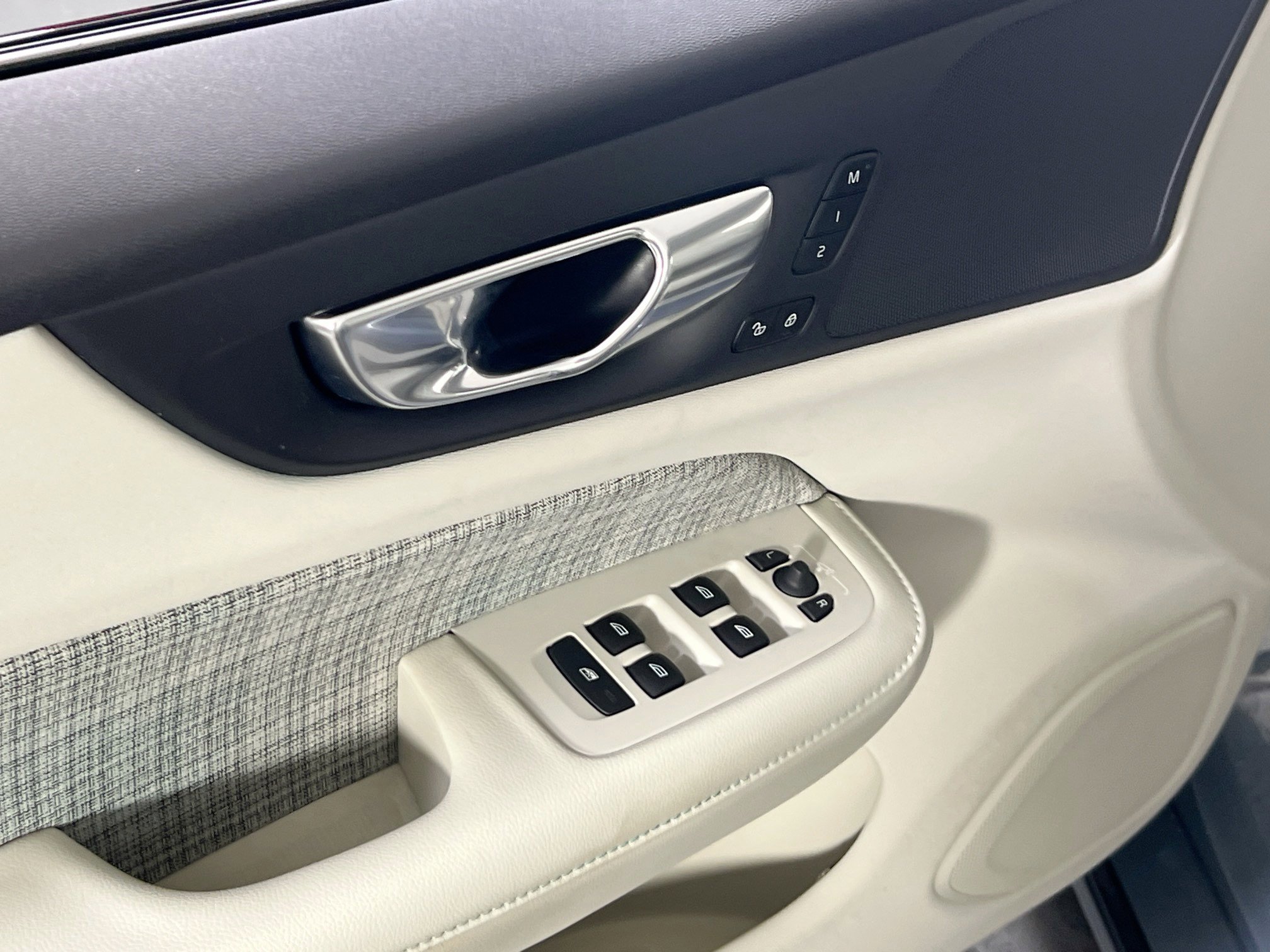 Used 2023 Volvo S60 B5 Core w/ Protection Package Premier image 18