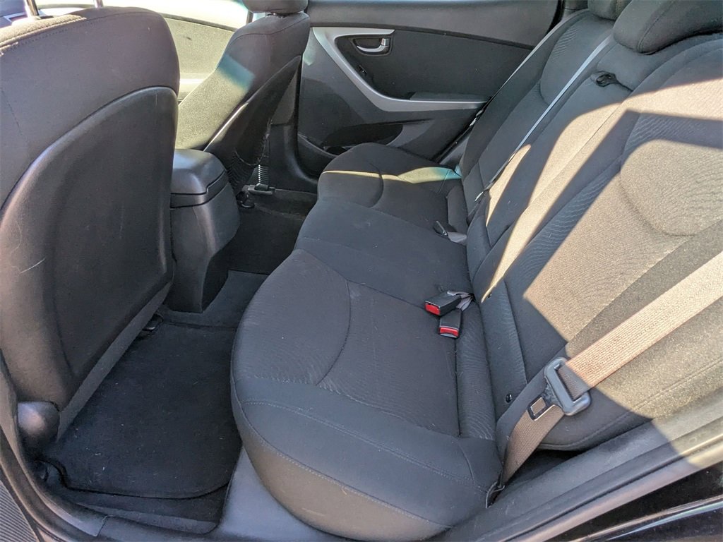 Used 2015 Hyundai Elantra SE w/ Option Group 03 image 16
