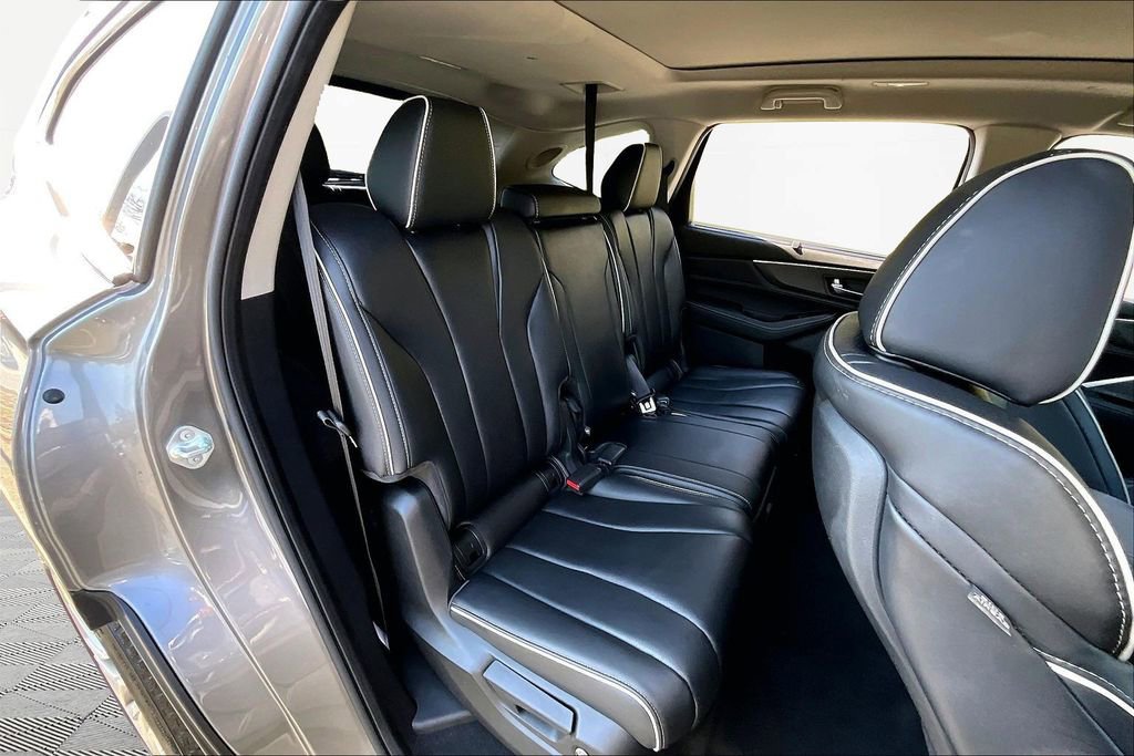 Used 2023 Acura MDX SH-AWD w/ Advance Package image 19