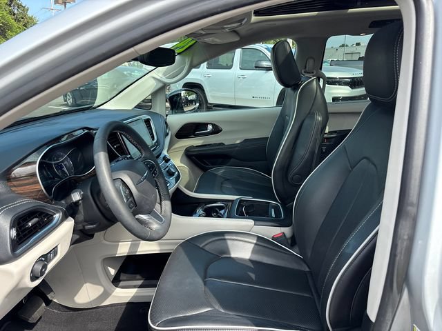 Used 2024 Chrysler Pacifica Limited FWD image 6