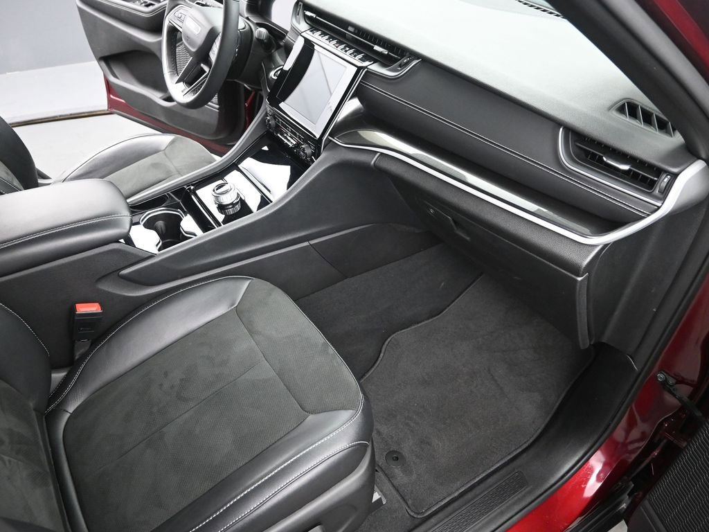 Used 2023 Jeep Grand Cherokee Altitude image 17