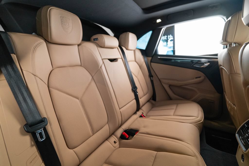 New 2026 Porsche Macan AWD/4WD image 39