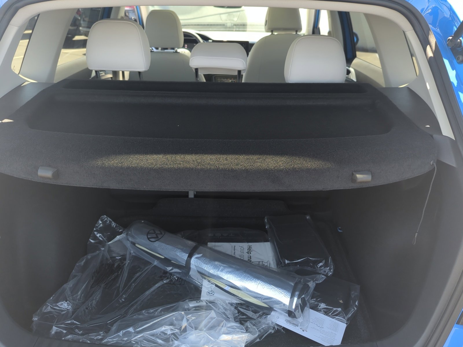 New 2025 Volkswagen Taos SE image 32