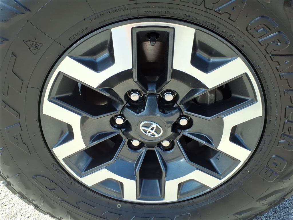 Used 2023 Toyota Tacoma TRD Off-Road AWD/4WD image 11
