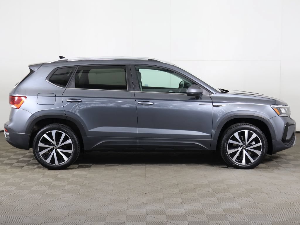 Used 2023 Volkswagen Taos SE FWD image 17
