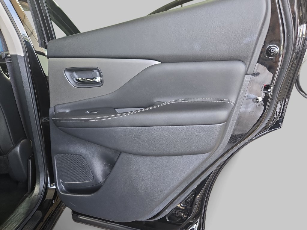 Used 2022 Nissan Murano SV AWD/4WD image 13