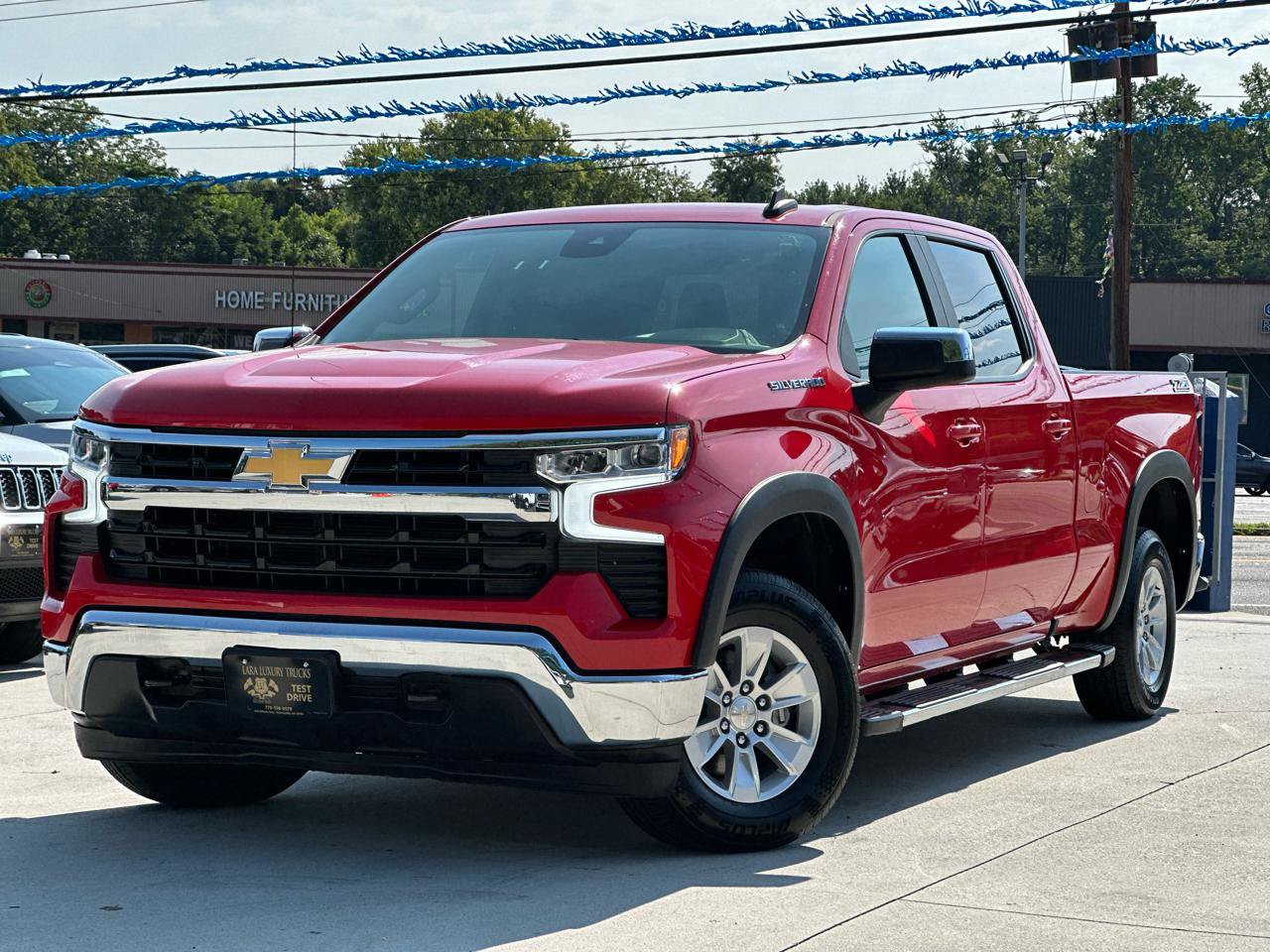 Used 2024 Chevrolet Silverado 1500 LT w/ Protection Package AWD/4WD image 3