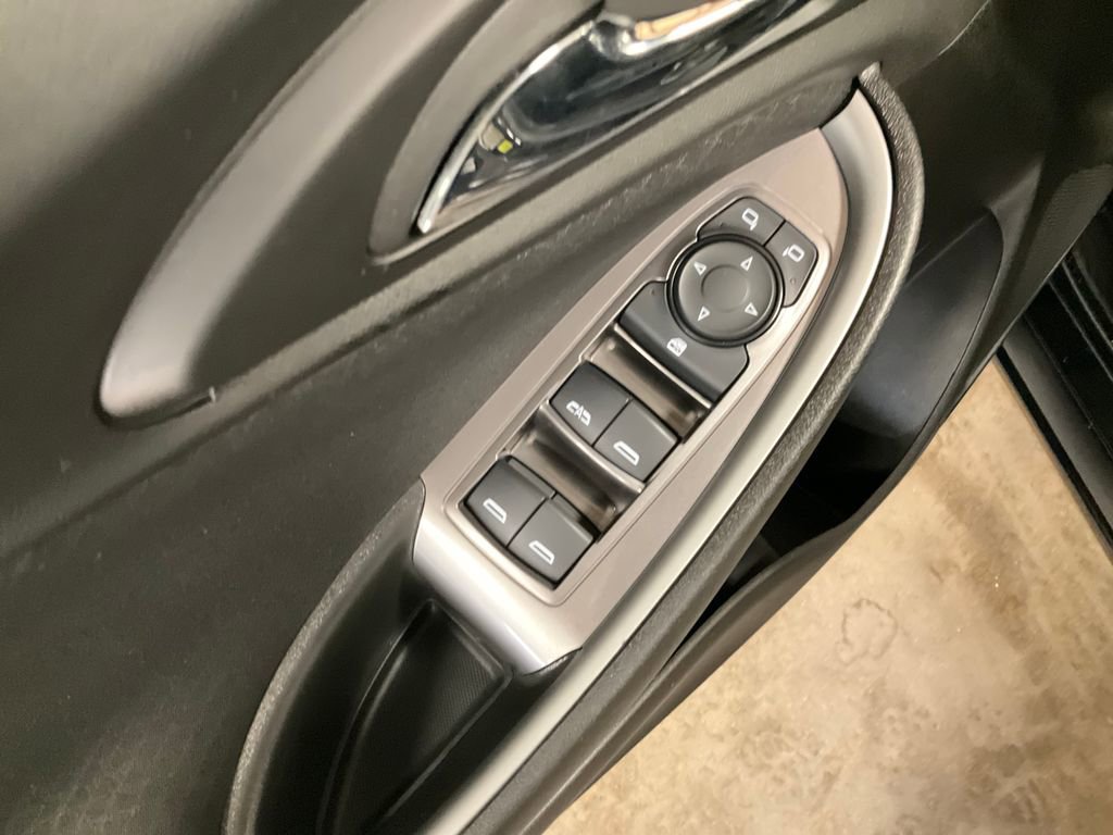 Used 2025 Chevrolet Malibu LT FWD image 16