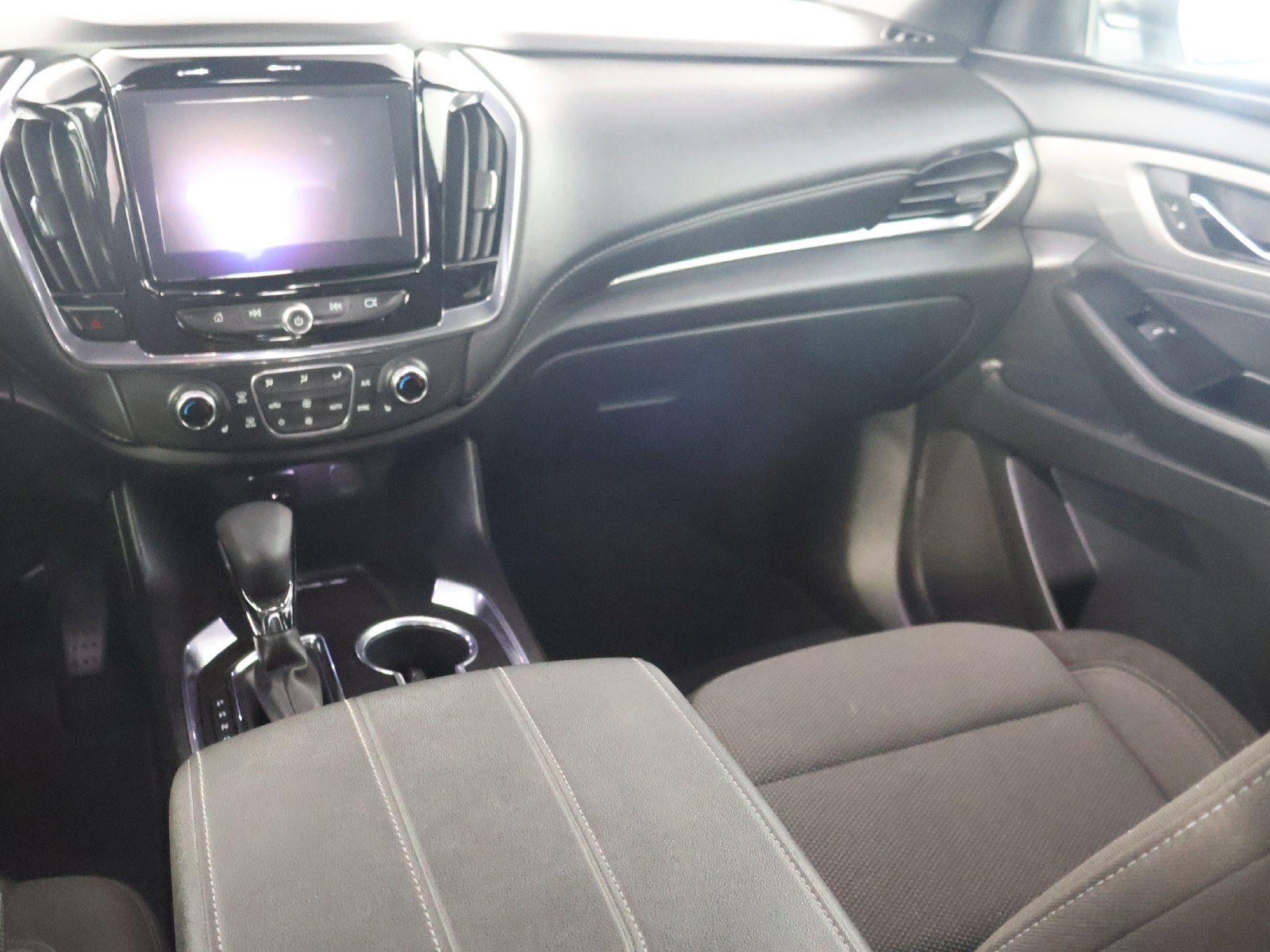 Used 2023 Chevrolet Traverse LT AWD/4WD image 30