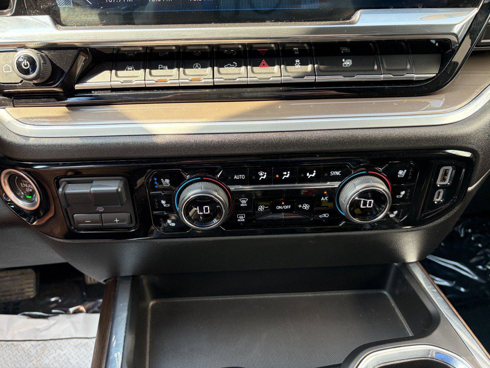 Used 2022 Chevrolet Silverado 1500 High Country AWD/4WD image 16