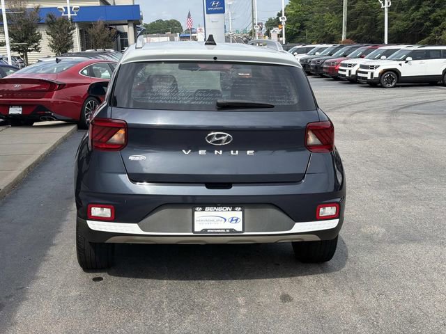 Used 2020 Hyundai Venue FWD image 5