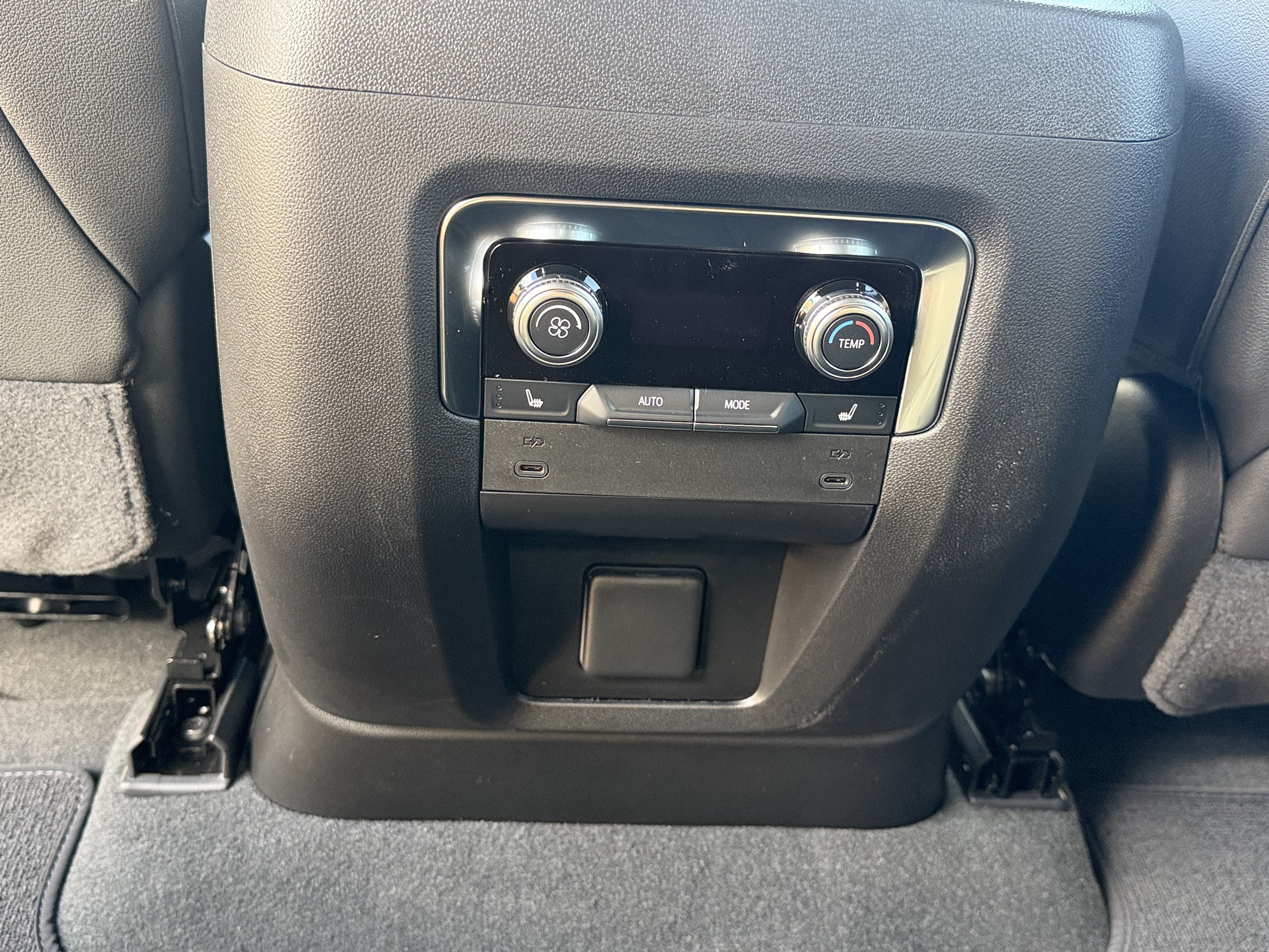 New 2027 GMC Yukon AT4 w/ AT4 Premium Plus Package AWD/4WD image 17