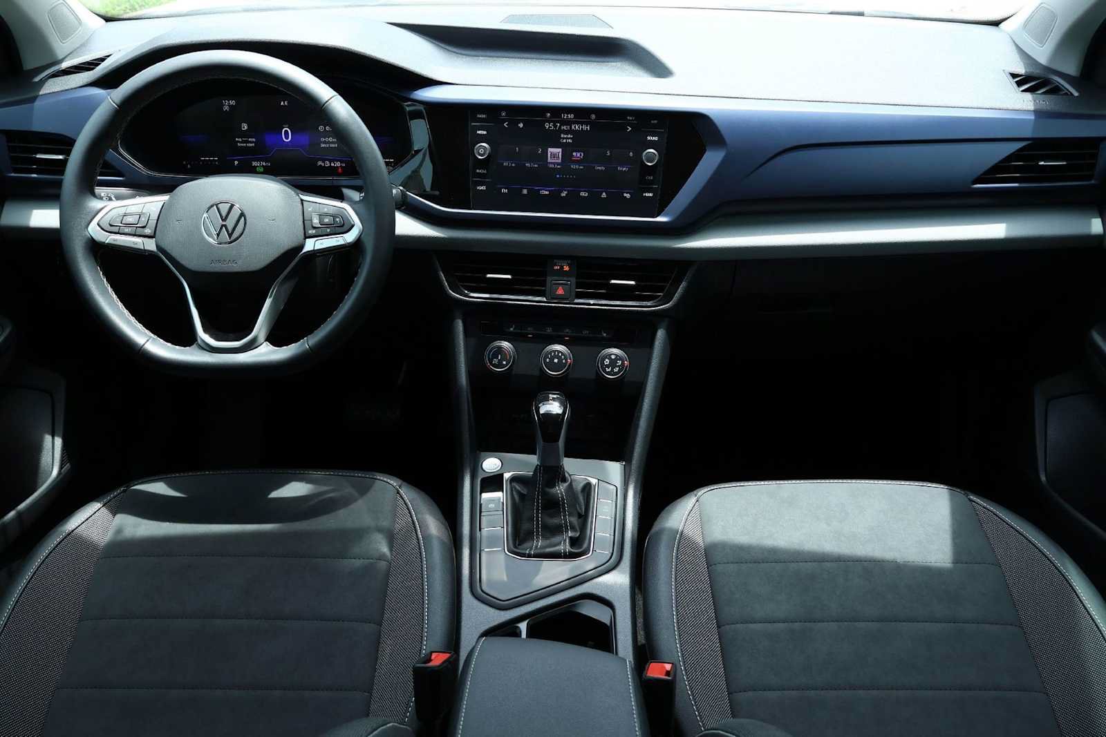 Used 2022 Volkswagen Taos SE FWD image 10