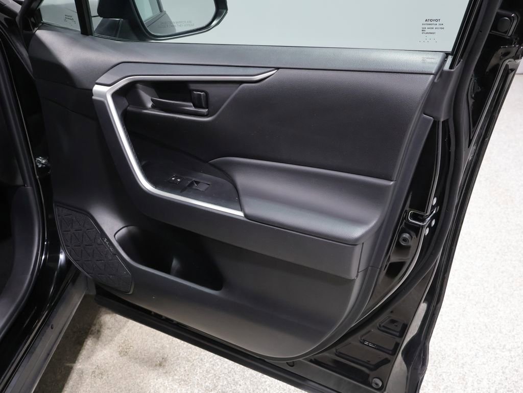 Used 2024 Toyota RAV4 LE image 23