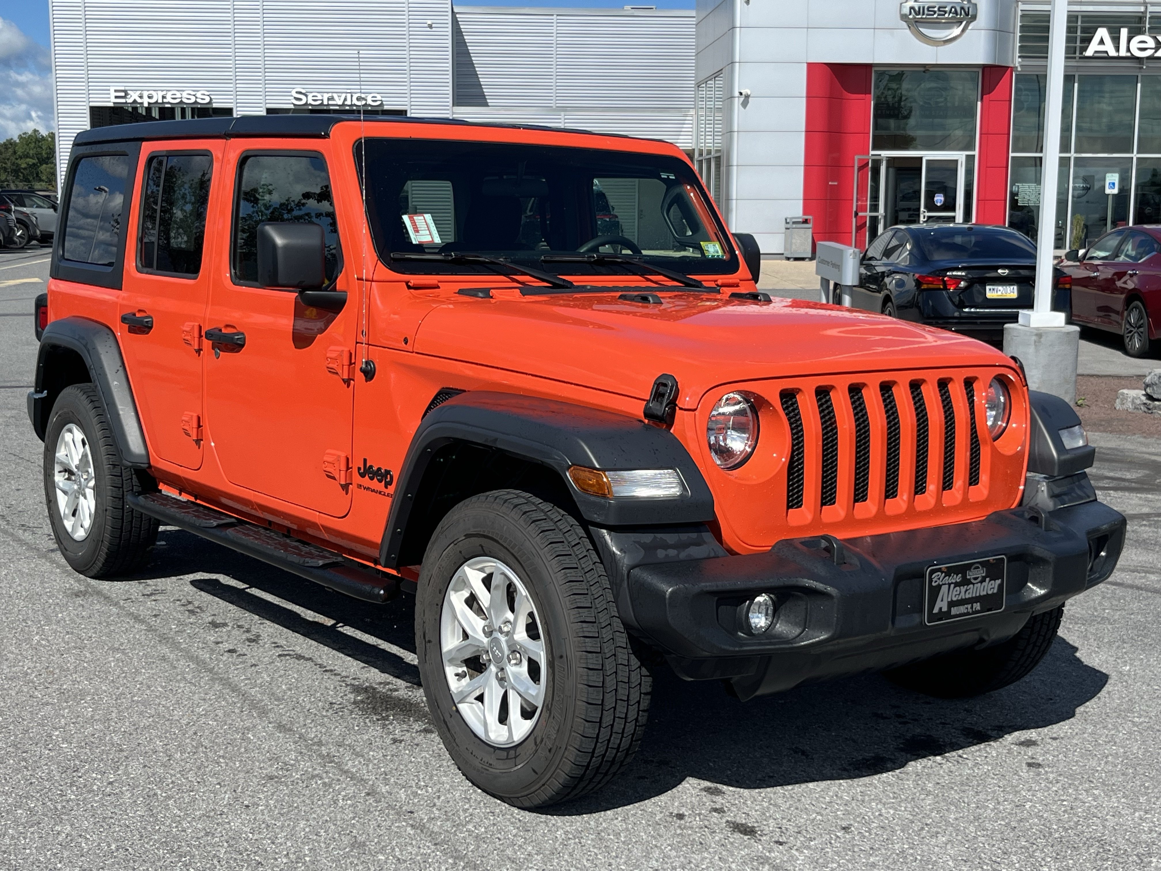 Used 2023 Jeep Wrangler Unlimited Sport AWD/4WD image 1